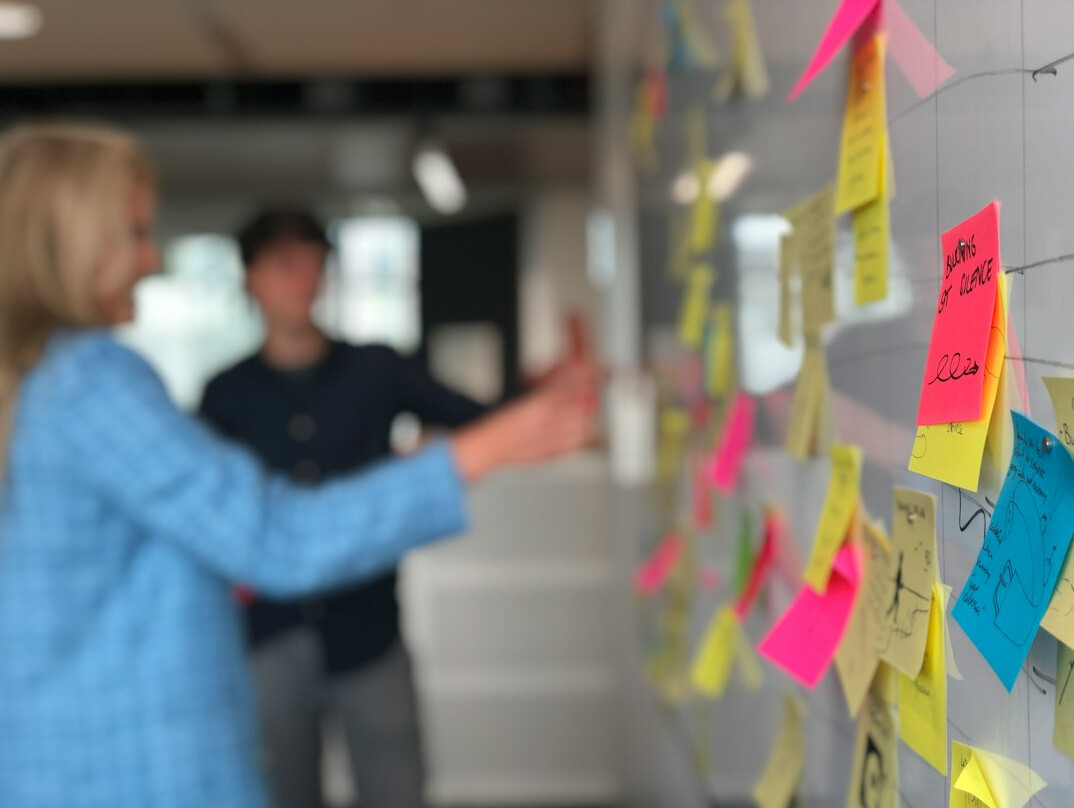 entrepreneurs brainstorming ideas